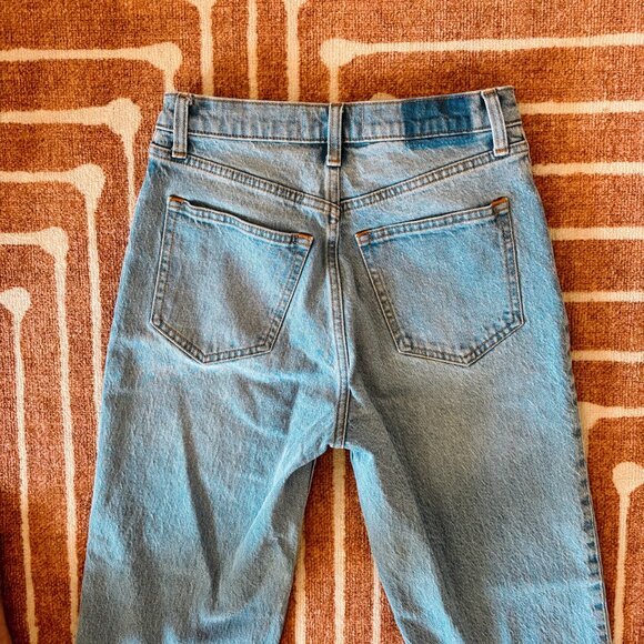 Abercrombie & Fitch Ultra High Rise 90s Straight Jean, Medium with Raw Hem, 26R - Picture 7 of 8
